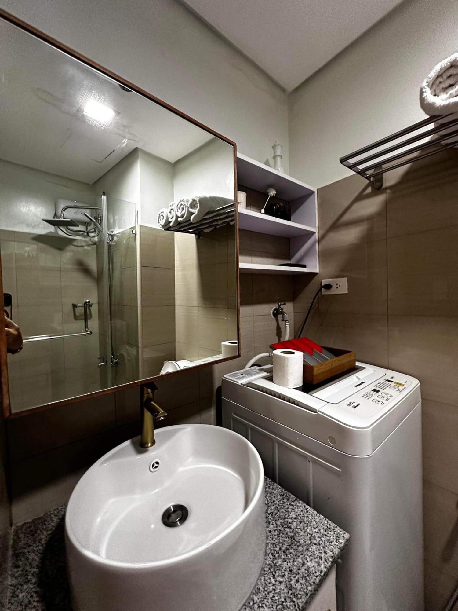 Deluxe Suites Razelles 2 At Shore 2 Residences Tower 1 Pasay Bagian luar foto